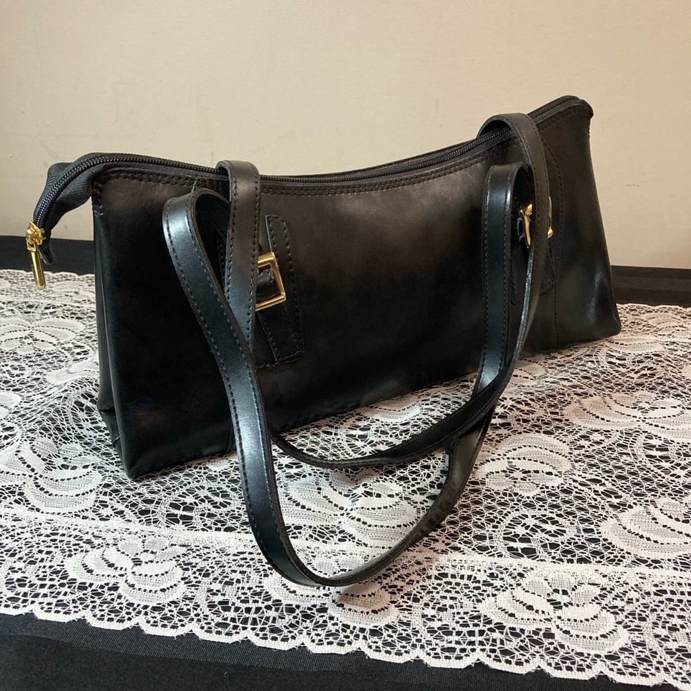 Vera Pelle Black Purse
